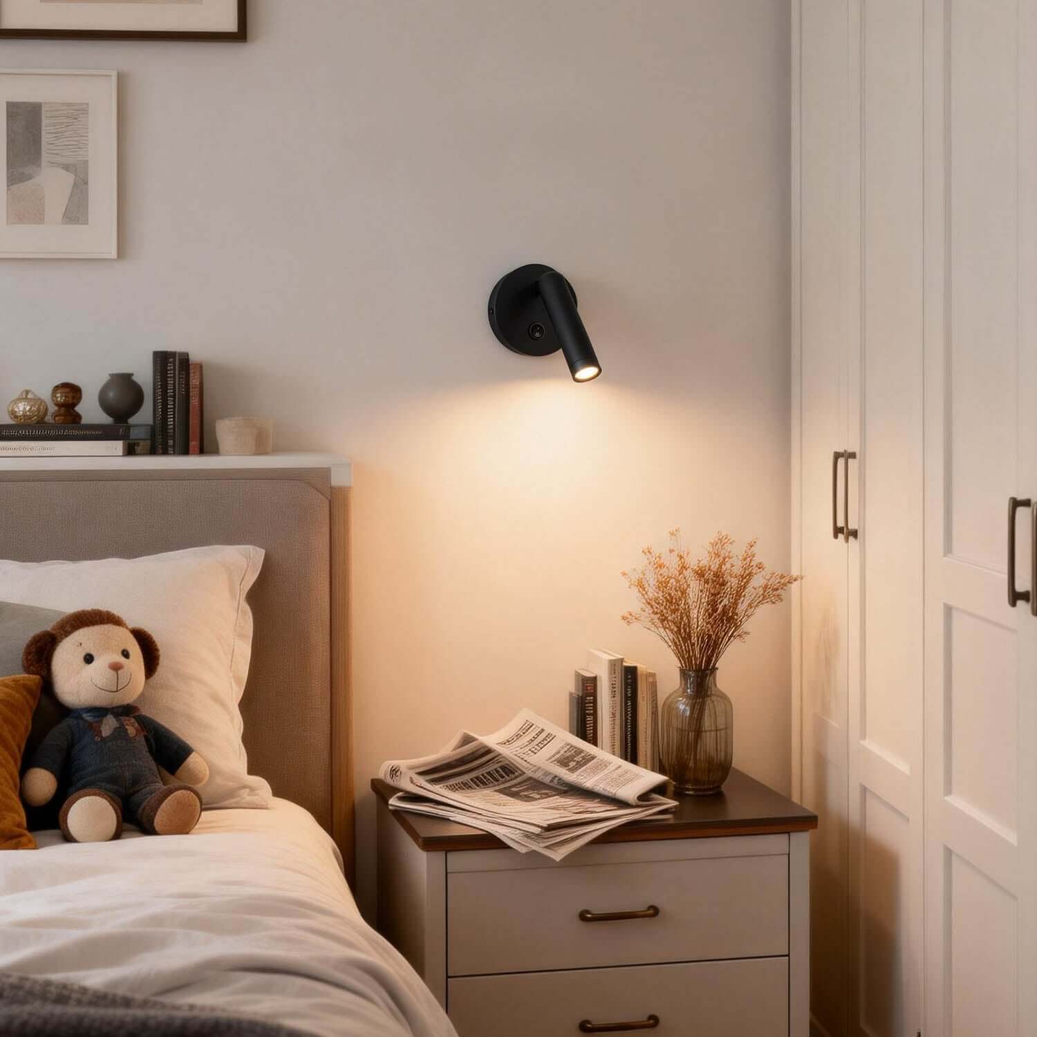 Dylok Wall Light