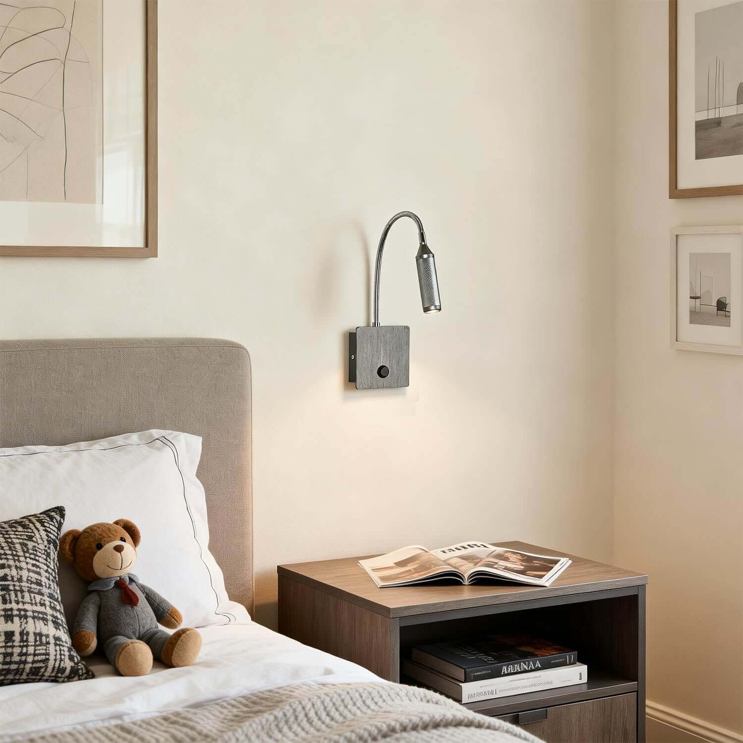 Fivon Wall Light