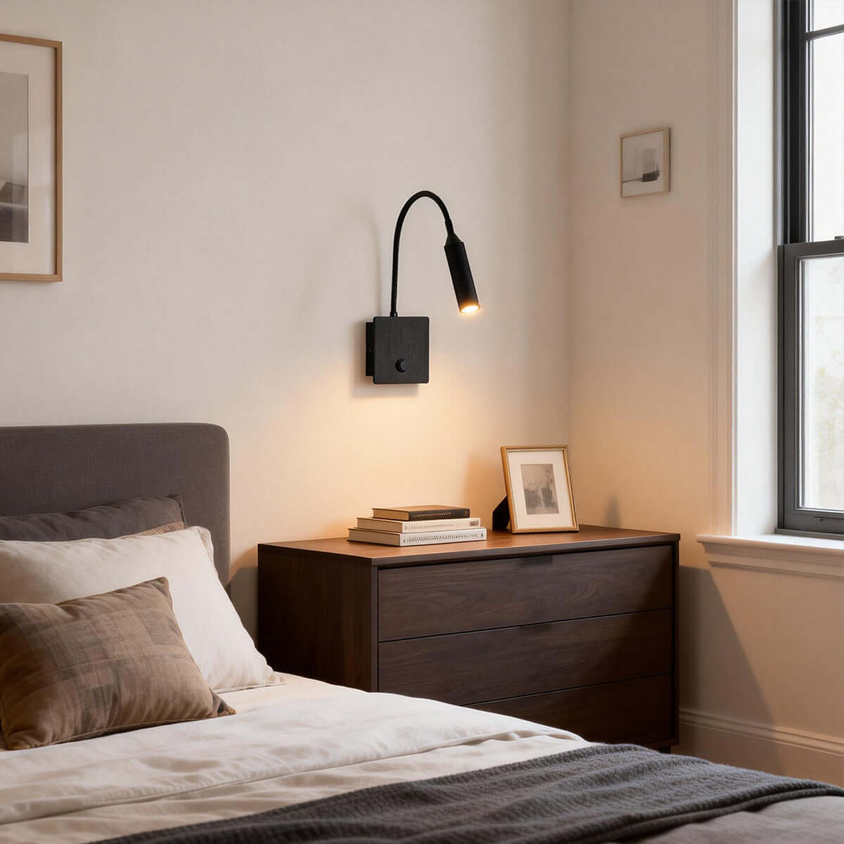 Fivon Wall Light