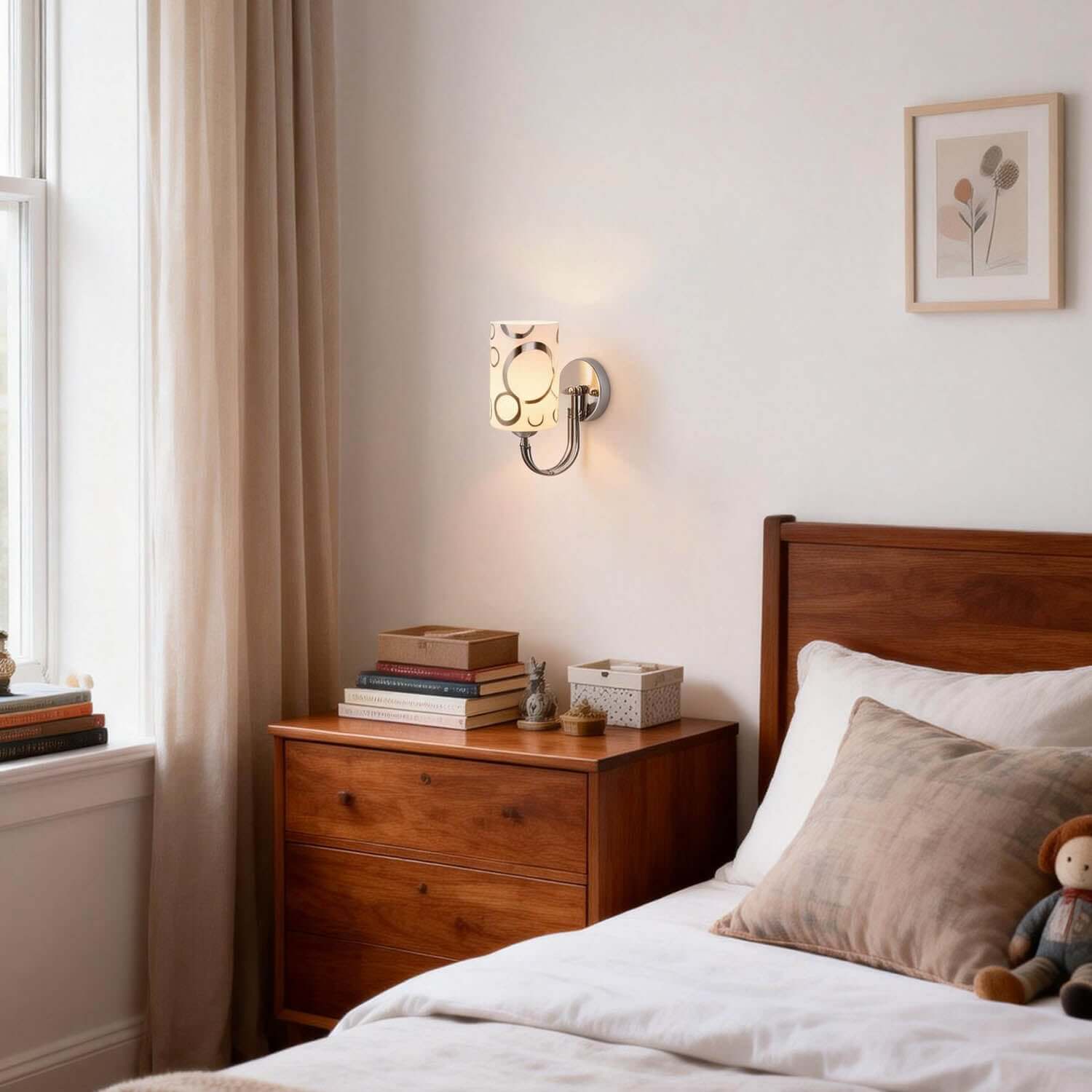 Kivon Wall Light