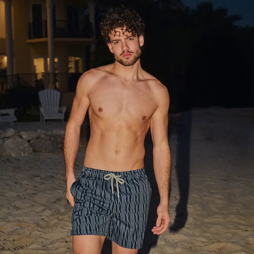 Men’s Premium Compression-Lined Hybrid Shorts – Linear Drift-Storm and Fog