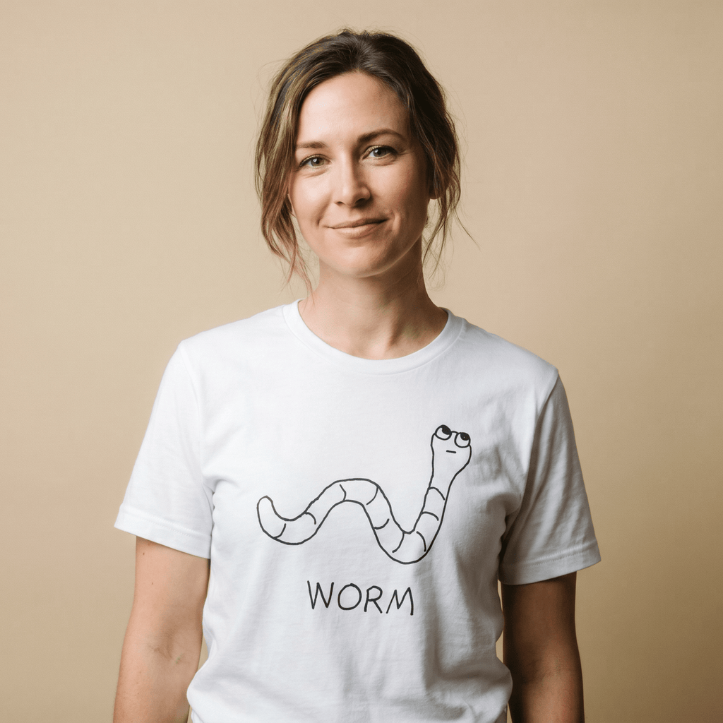 Worm - Women's Relaxed Fit T-Shirt