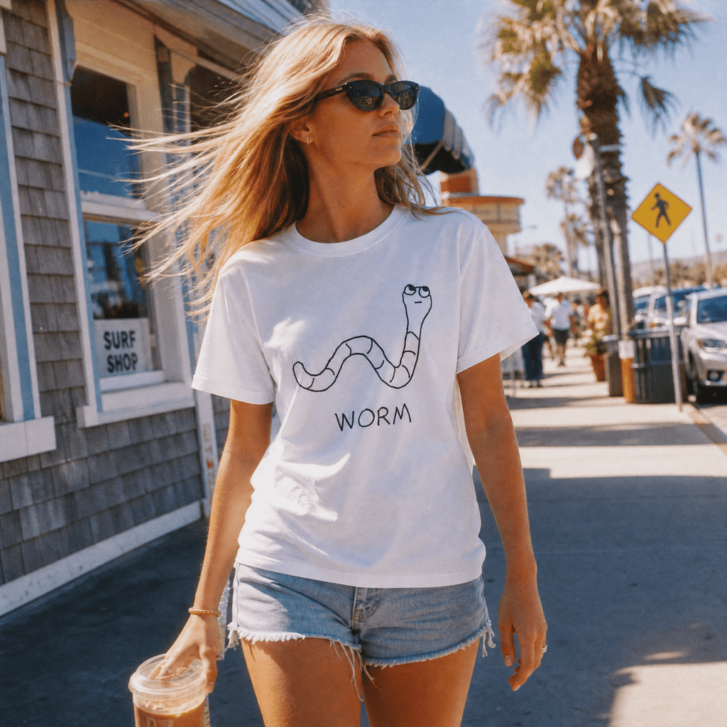 Worm - Women's Relaxed Fit T-Shirt