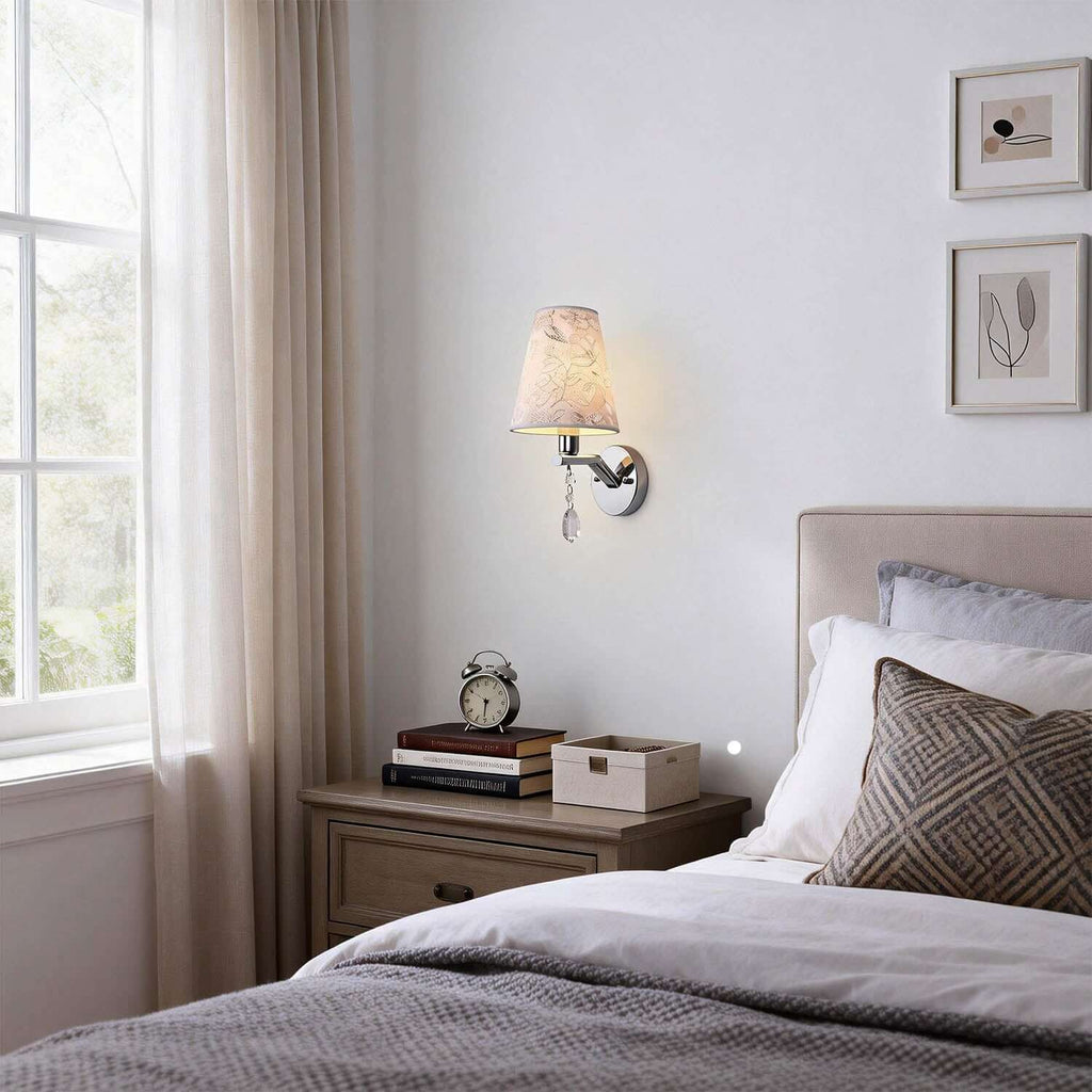 Lynar Wall Light