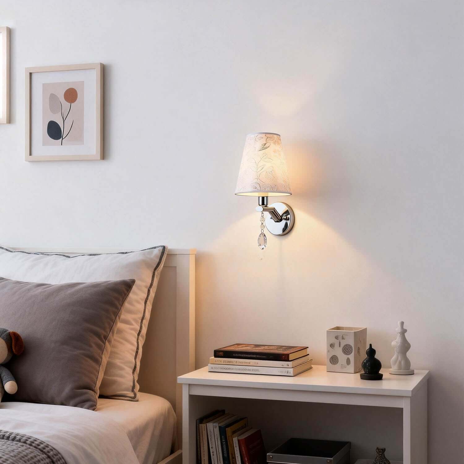 Lynar Wall Light