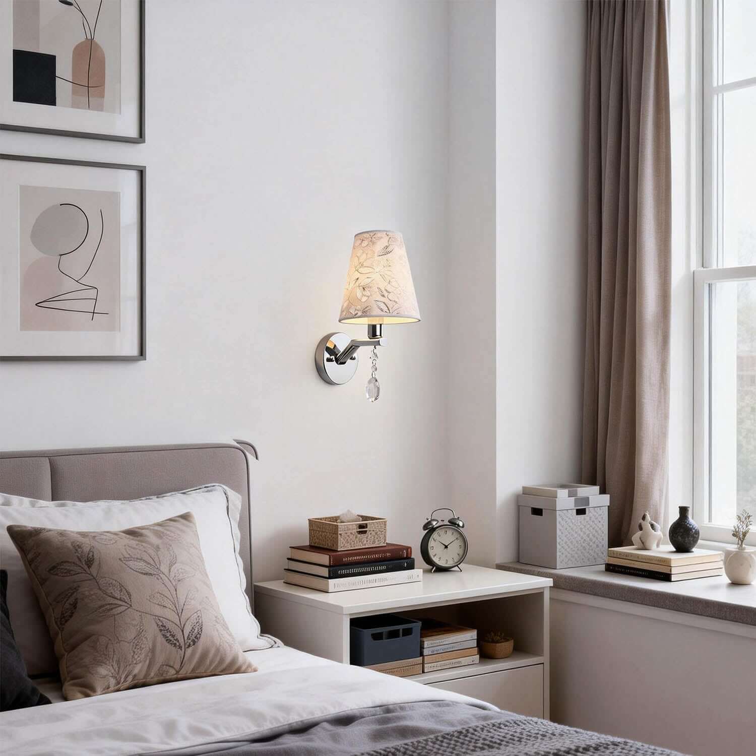 Lynar Wall Light