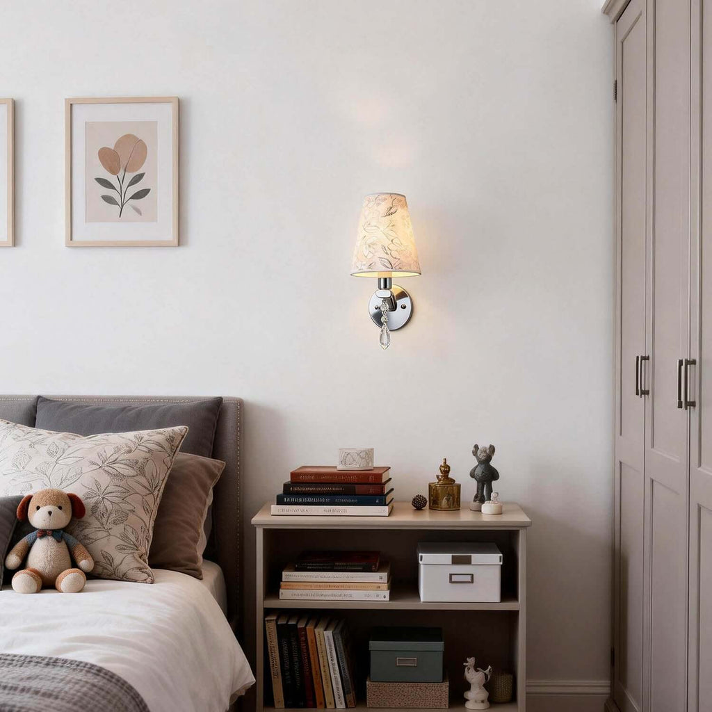 Lynar Wall Light