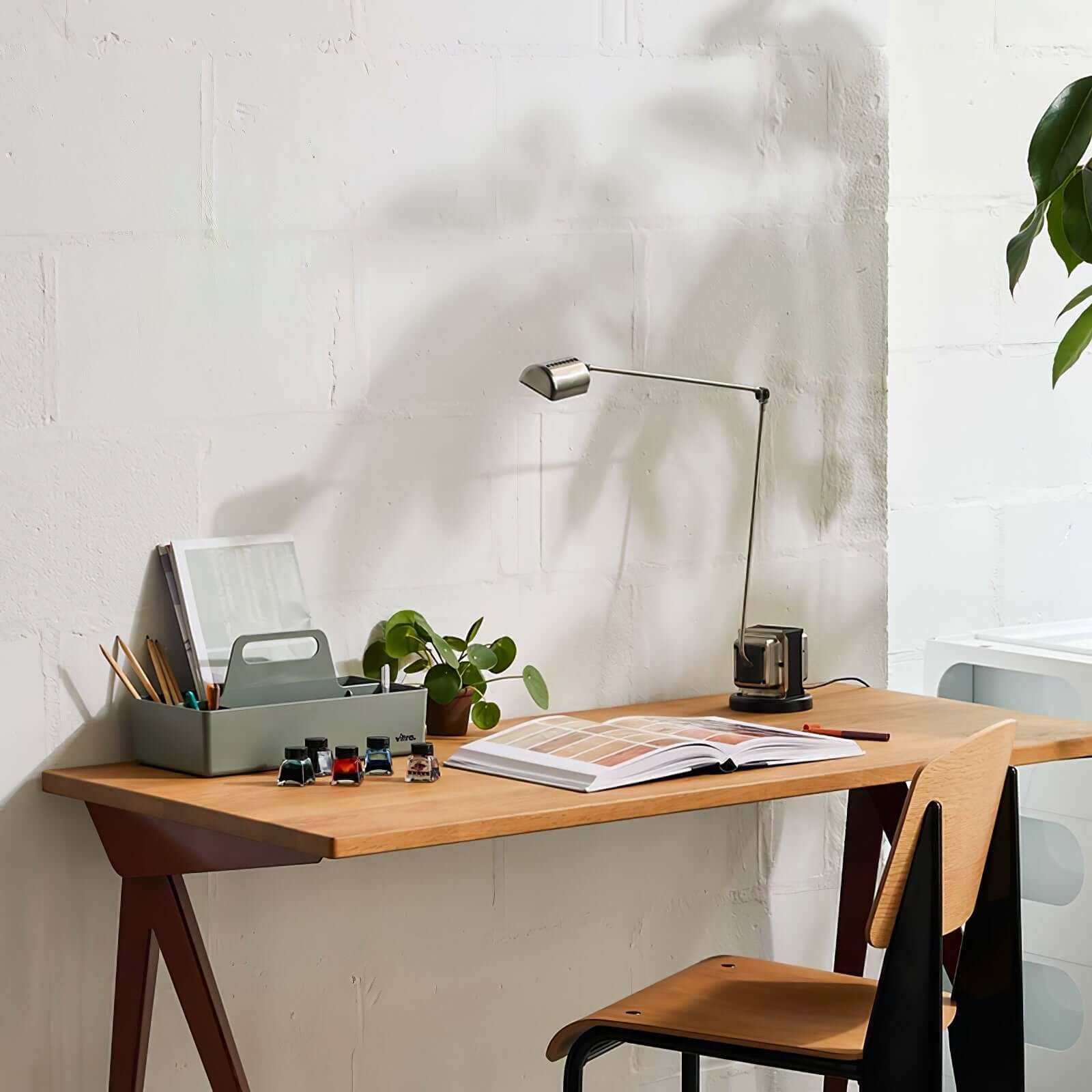 Lomire Table Lamp