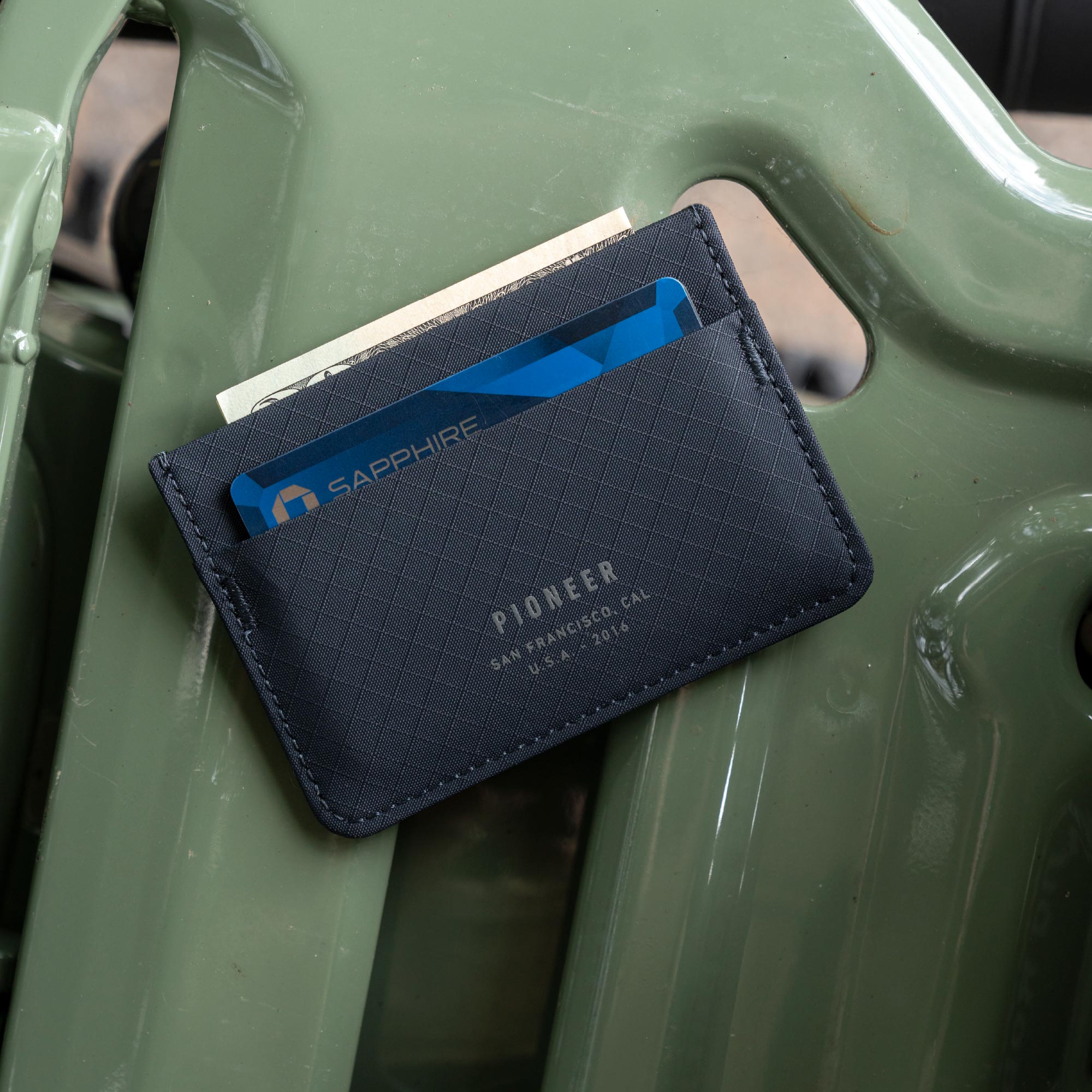 Molecule Cardholder