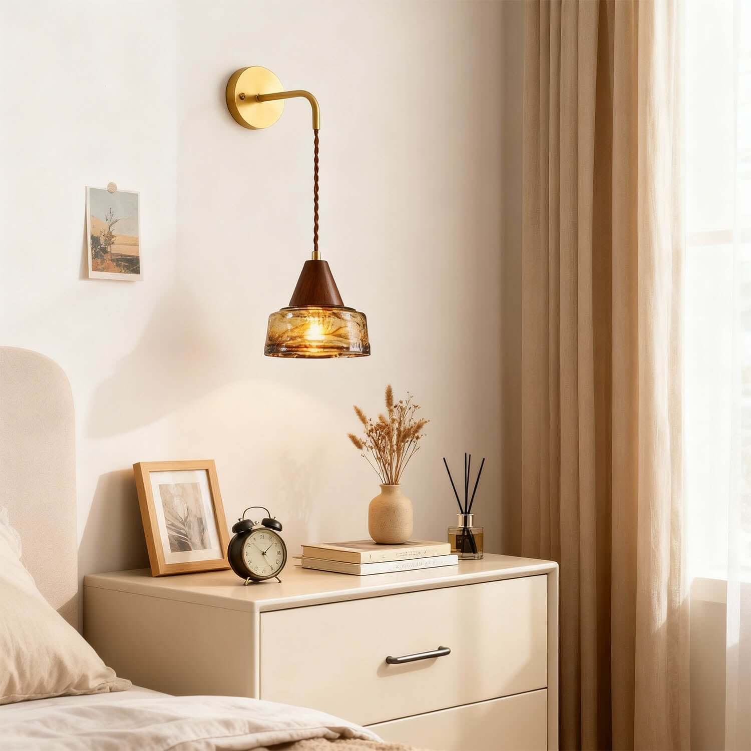Naviro Wall Light