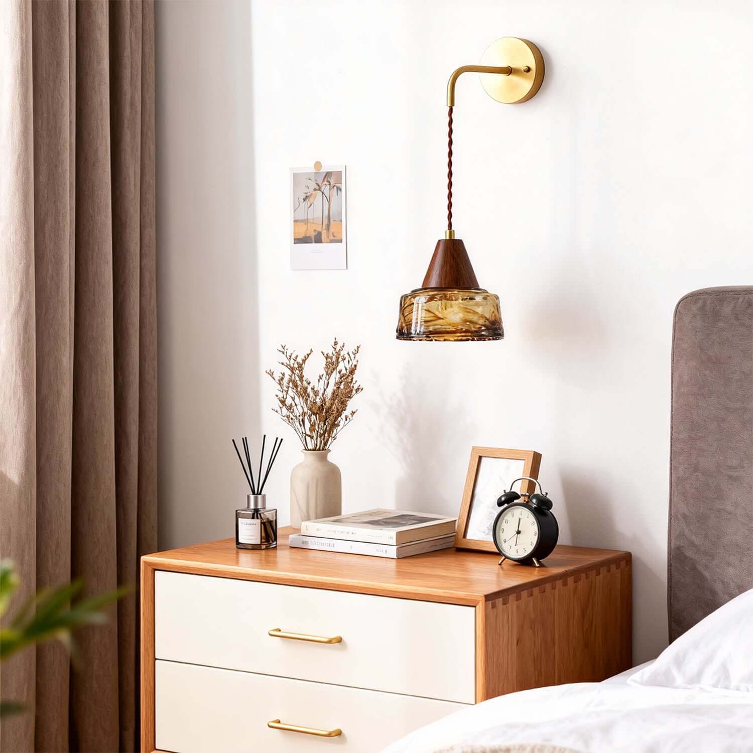 Naviro Wall Light