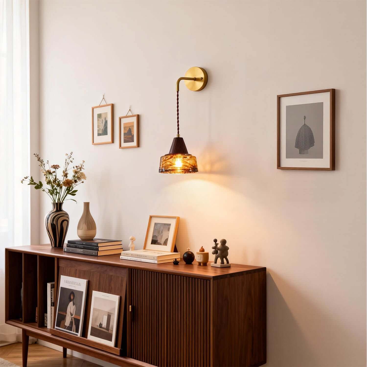 Naviro Wall Light
