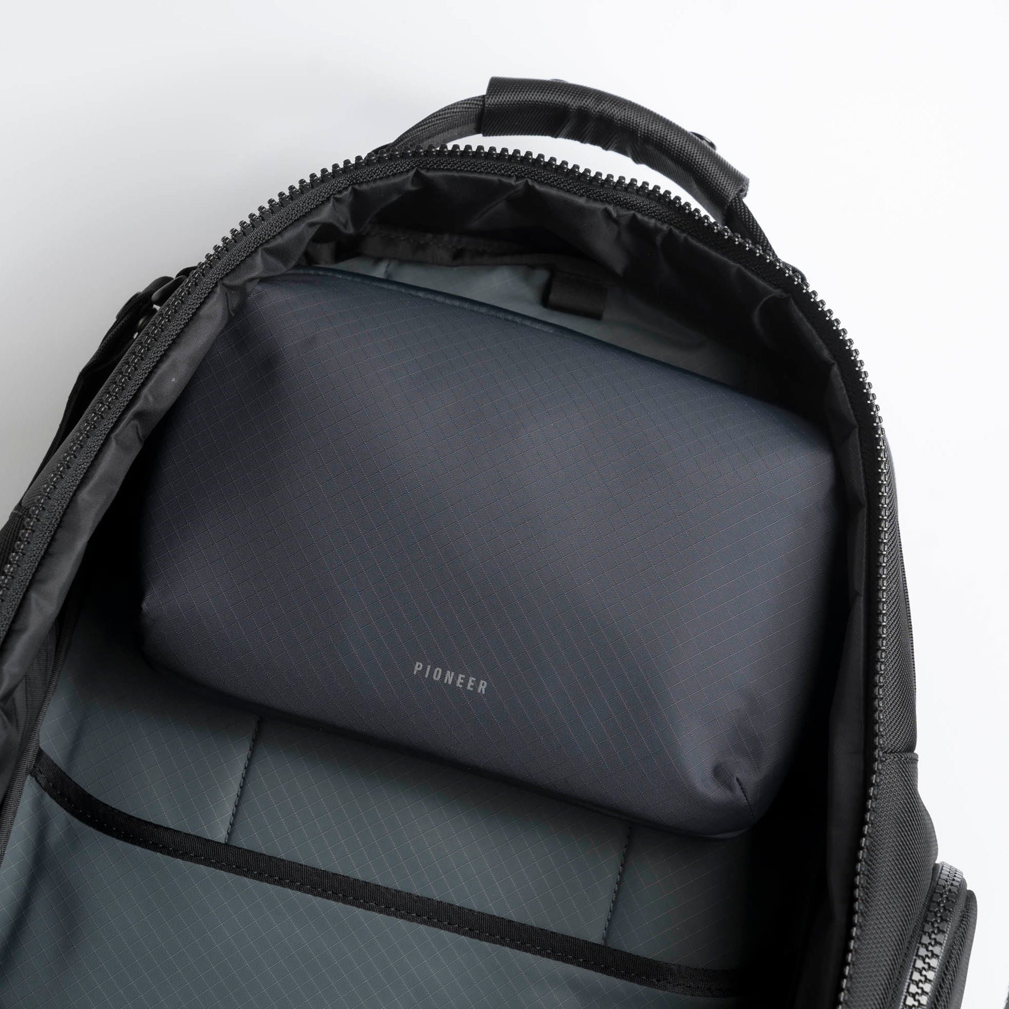 Global Pouch XL
