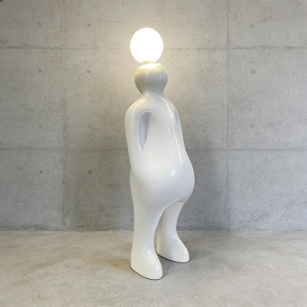 Olunor Sculpture Table Lamp