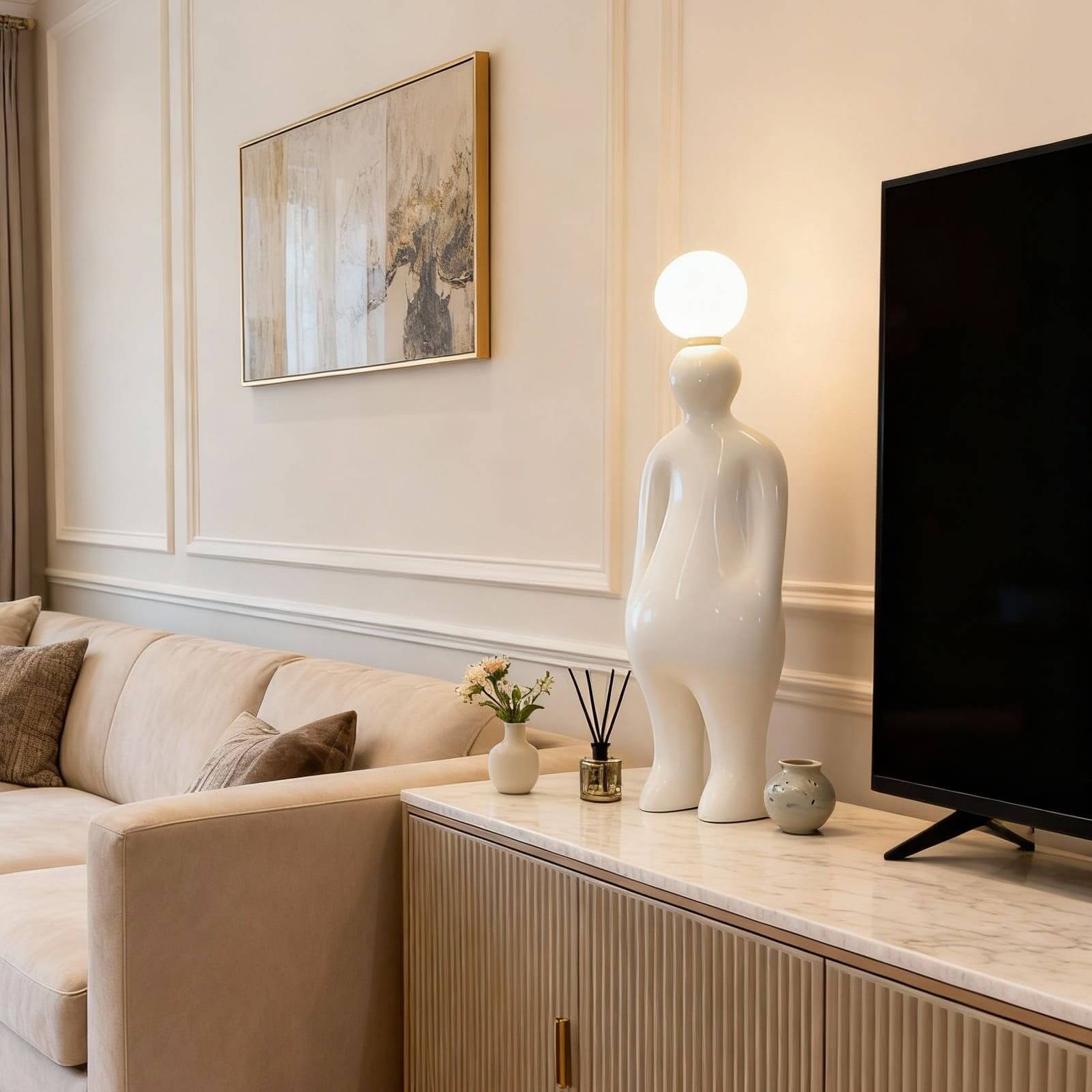 Olunor Sculpture Table Lamp