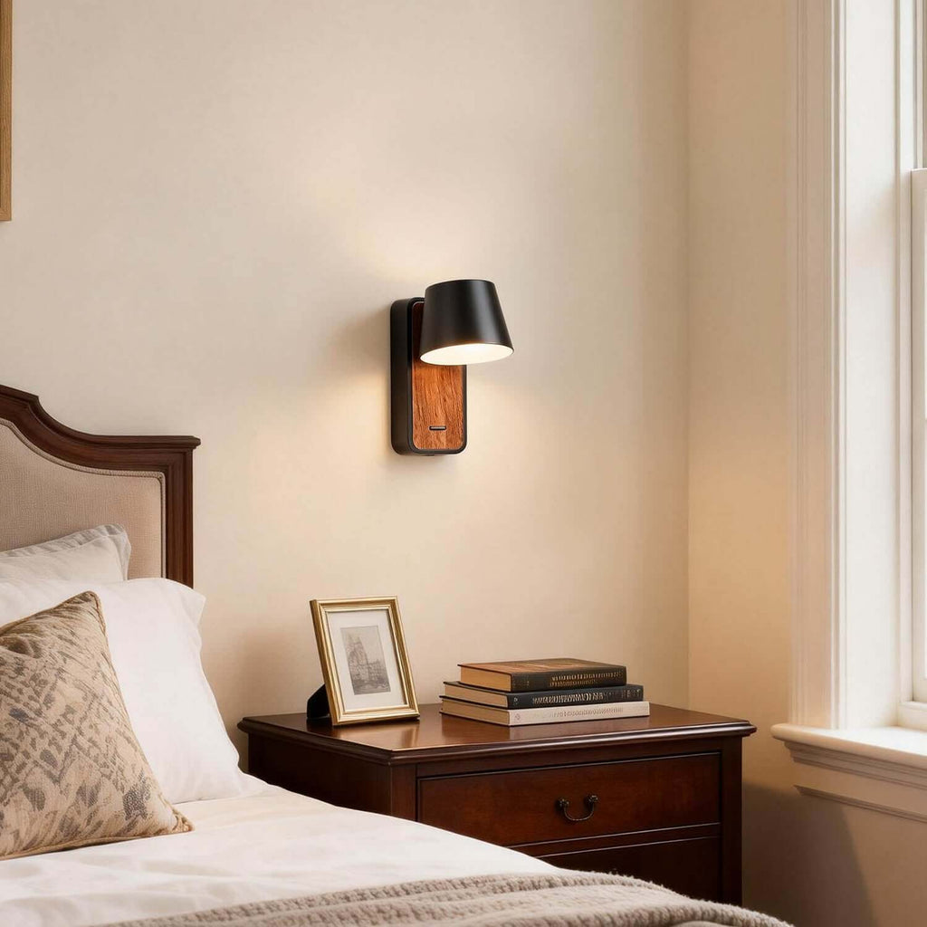 Pavol Wall Light