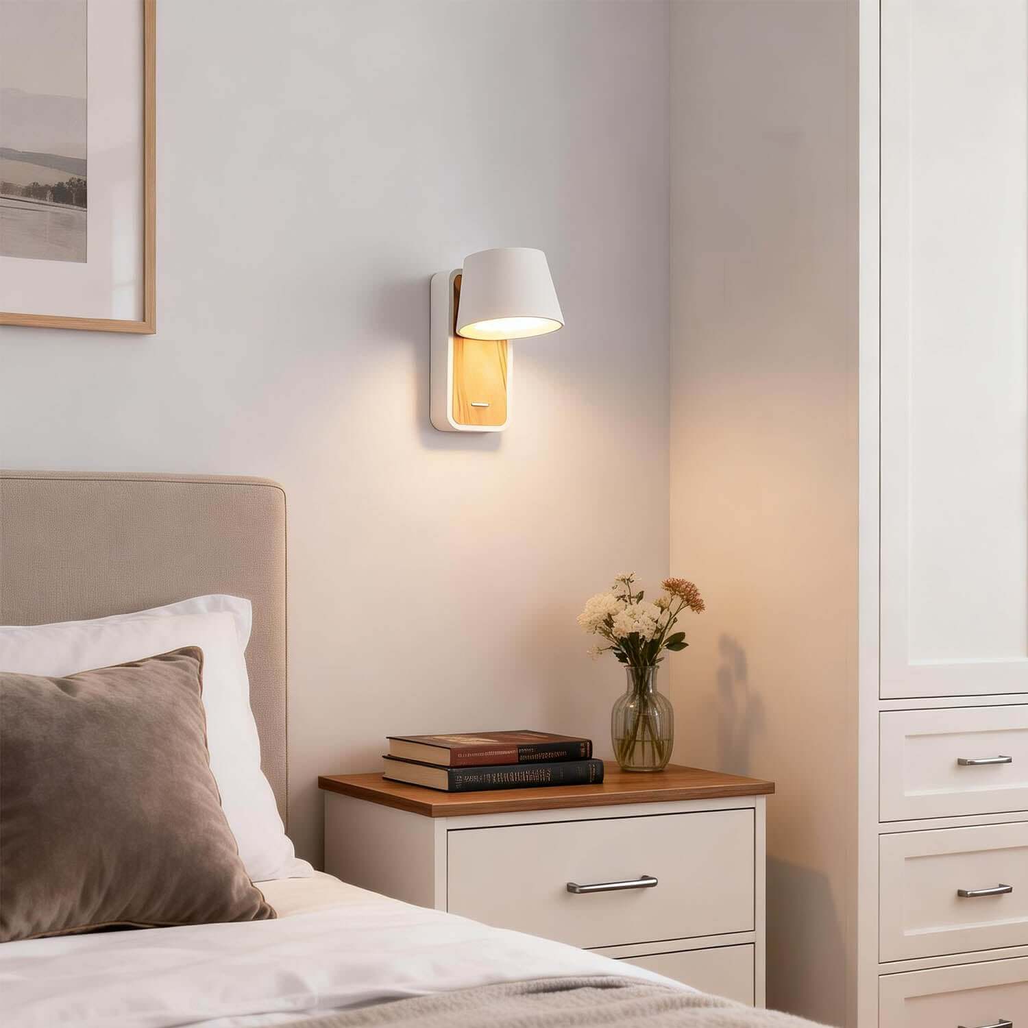 Pavol Wall Light
