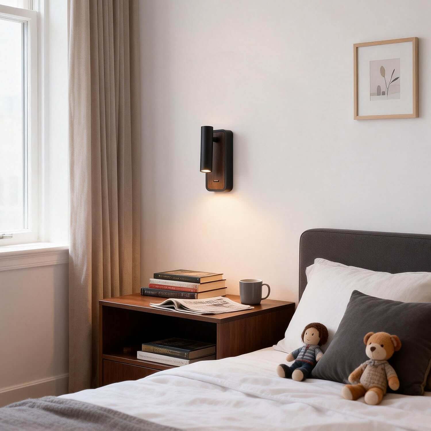 Pavol Wall Light