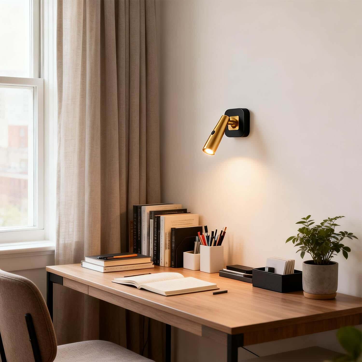 Quoril Wall Light