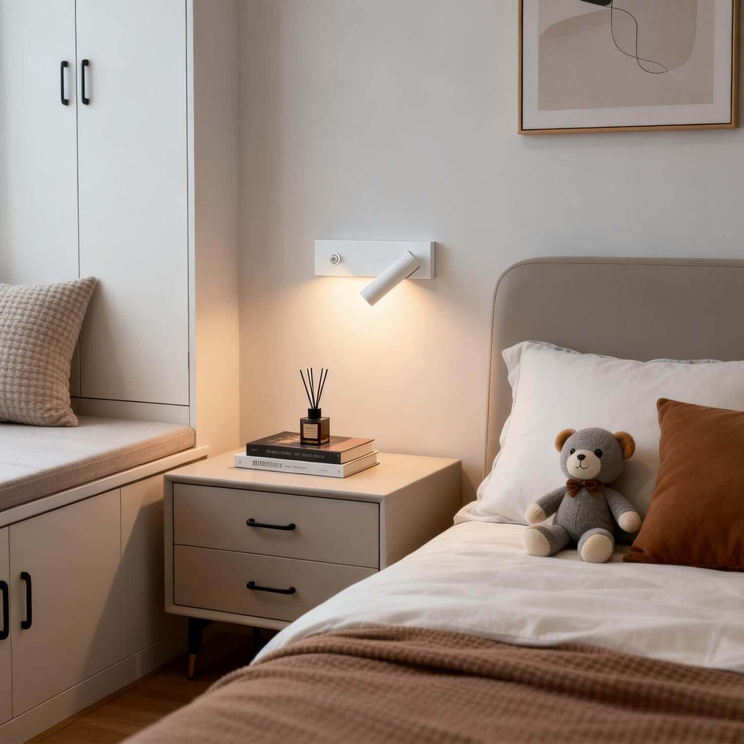 Ruvani Wall Light