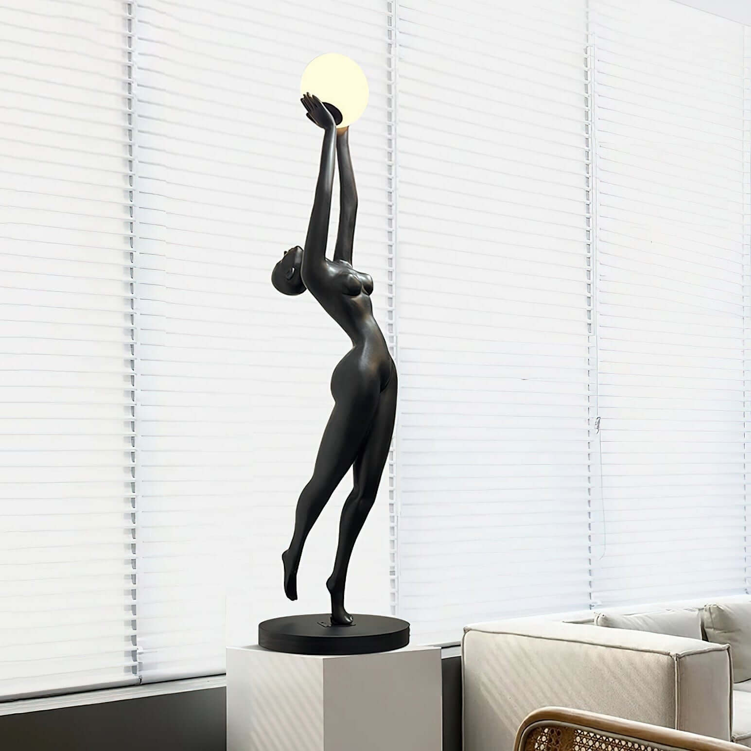 Tovlia Sculpture Table Lamp