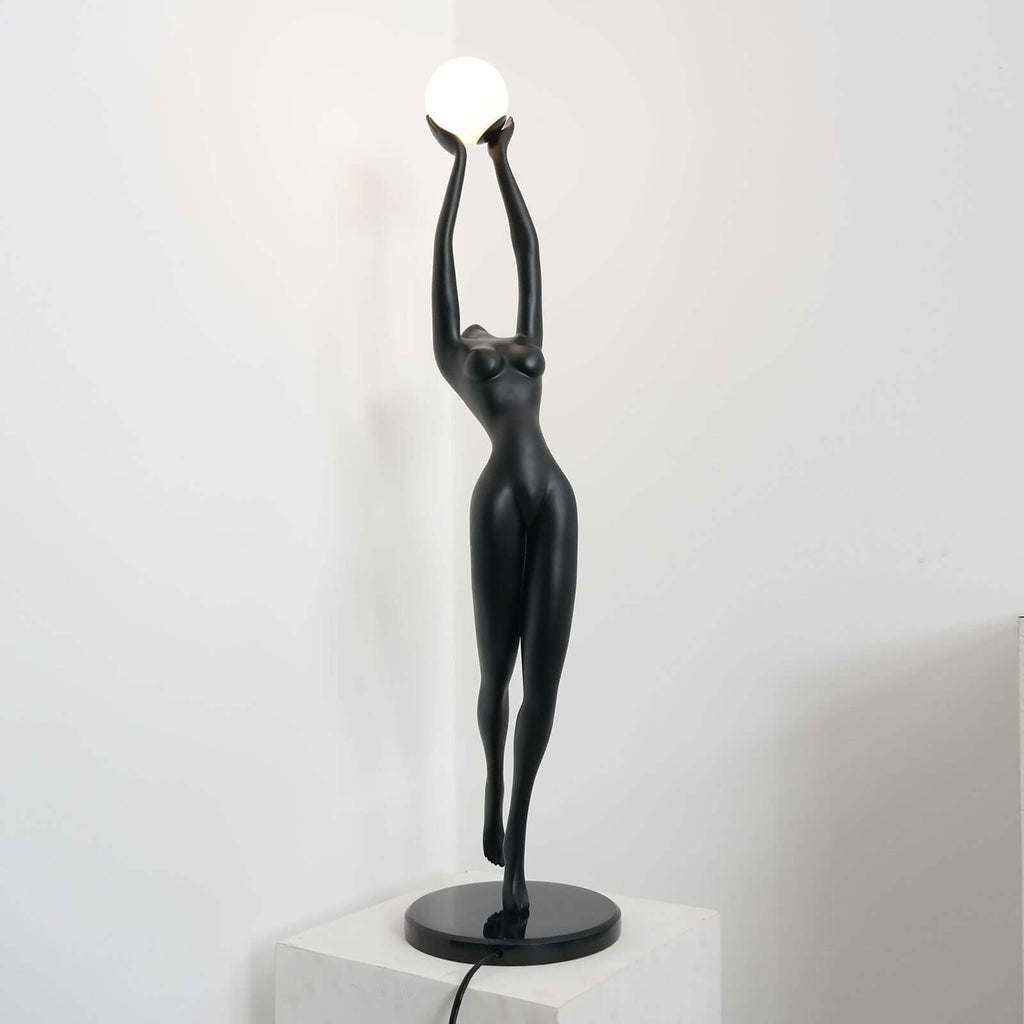 Tovlia Sculpture Table Lamp