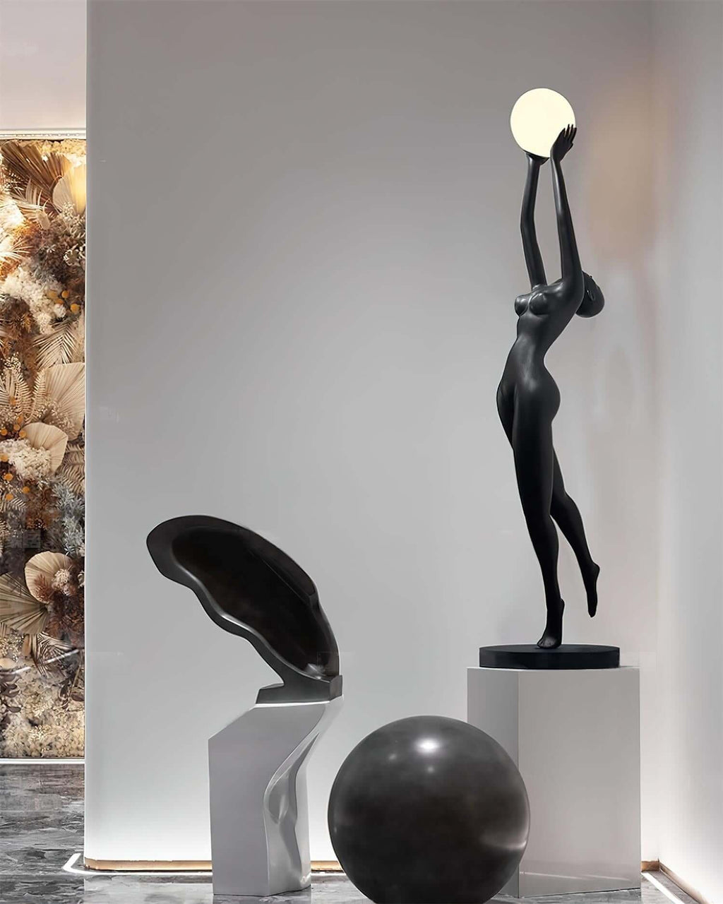 Tovlia Sculpture Table Lamp