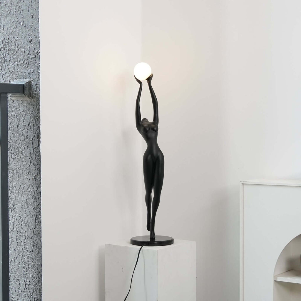 Tovlia Sculpture Table Lamp