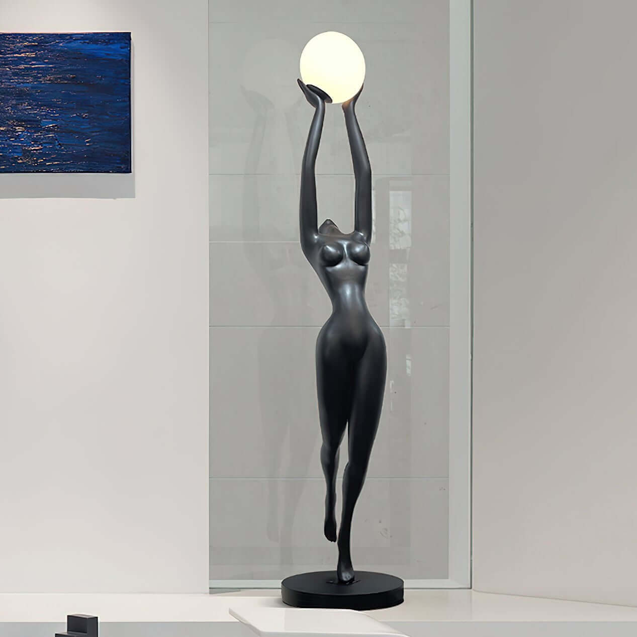 Tovlia Sculpture Table Lamp