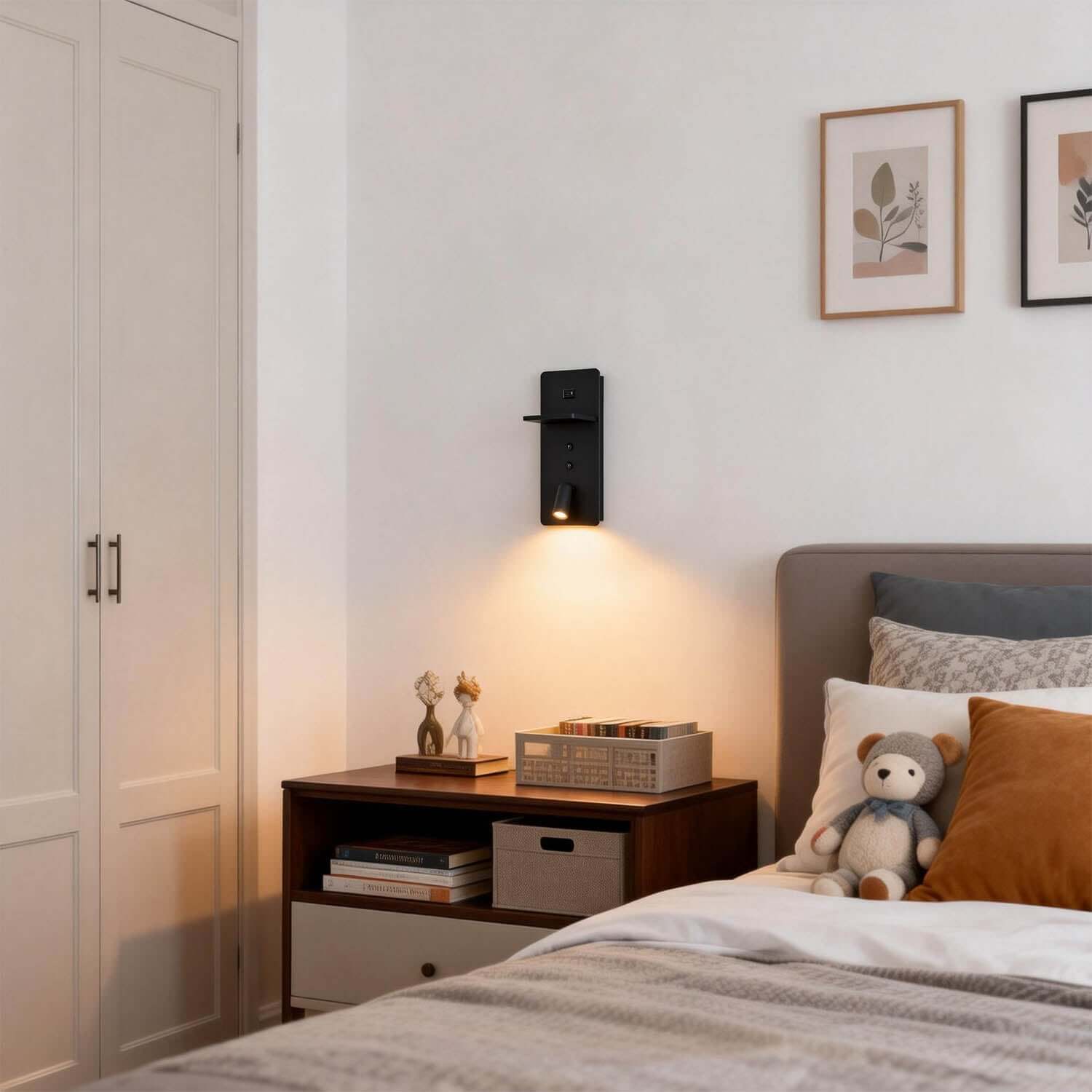 Tylor Wall Light