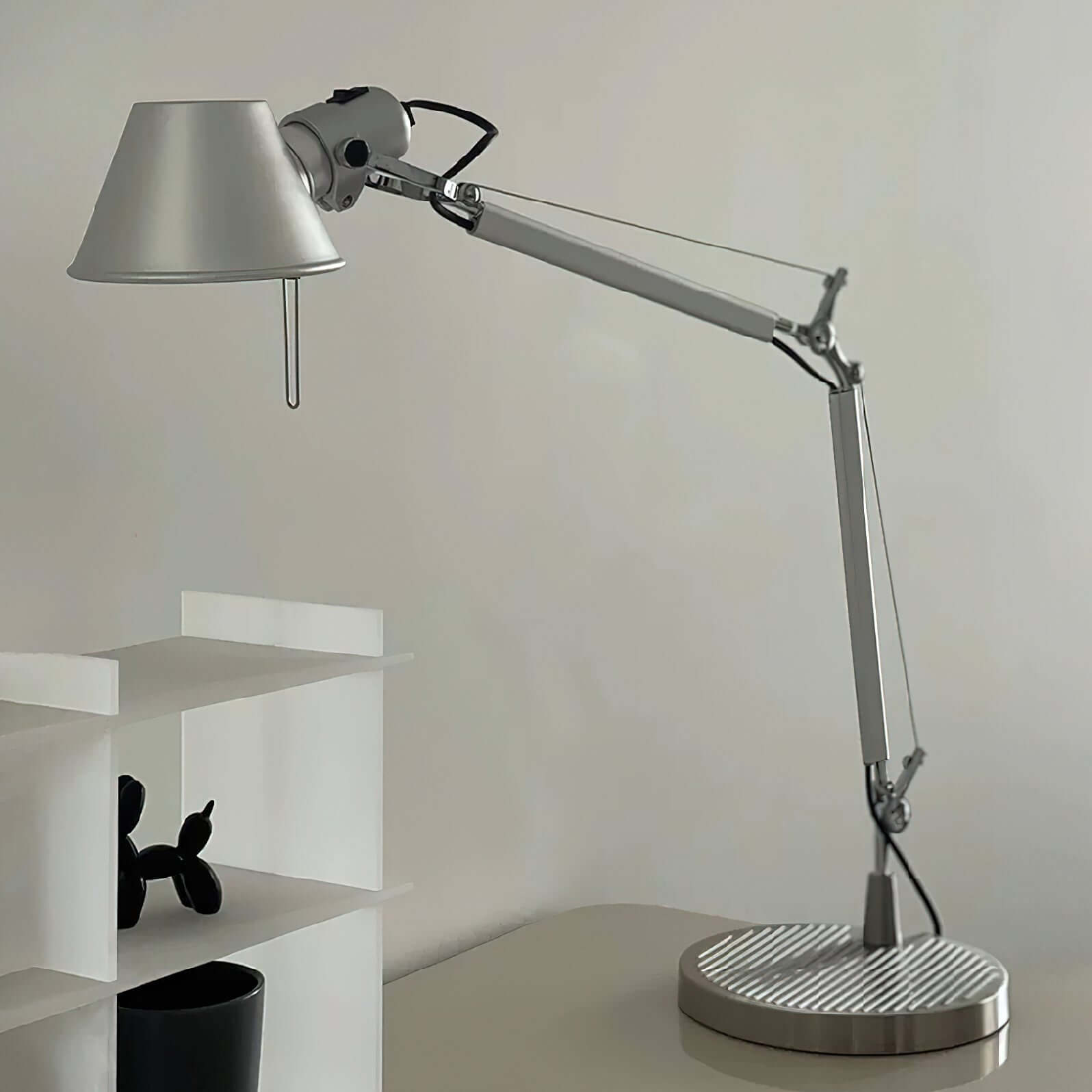Xirula Table Lamp