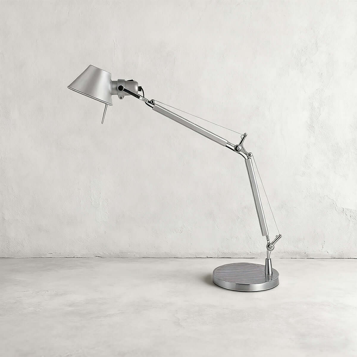 Xirula Table Lamp