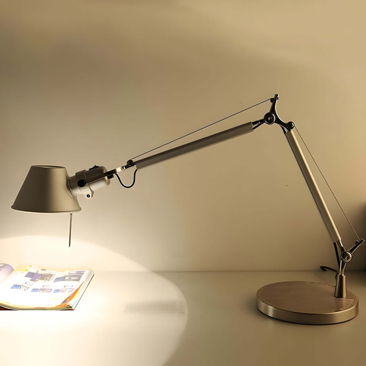 Xirula Table Lamp