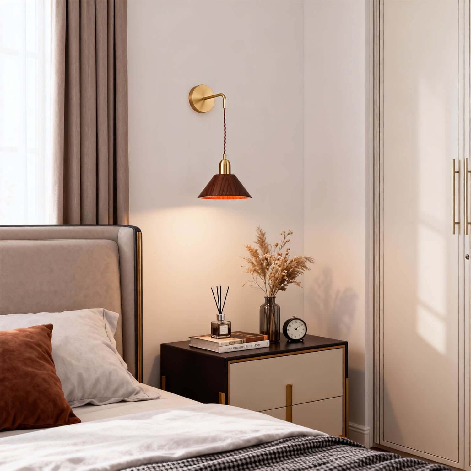 Zavro Wall Light