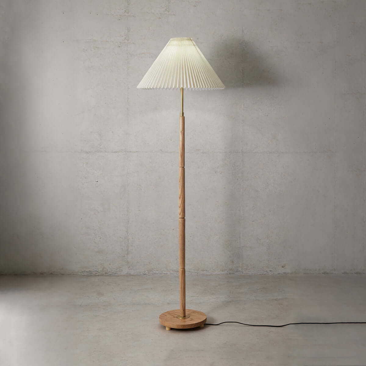 Zelivo Floor Lamp