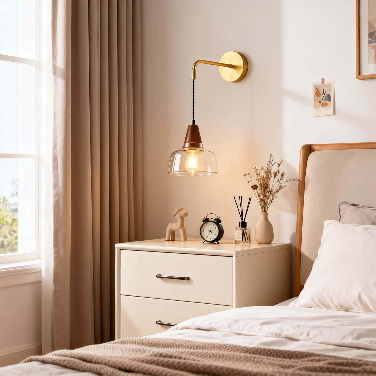 Zevoni Wall Light