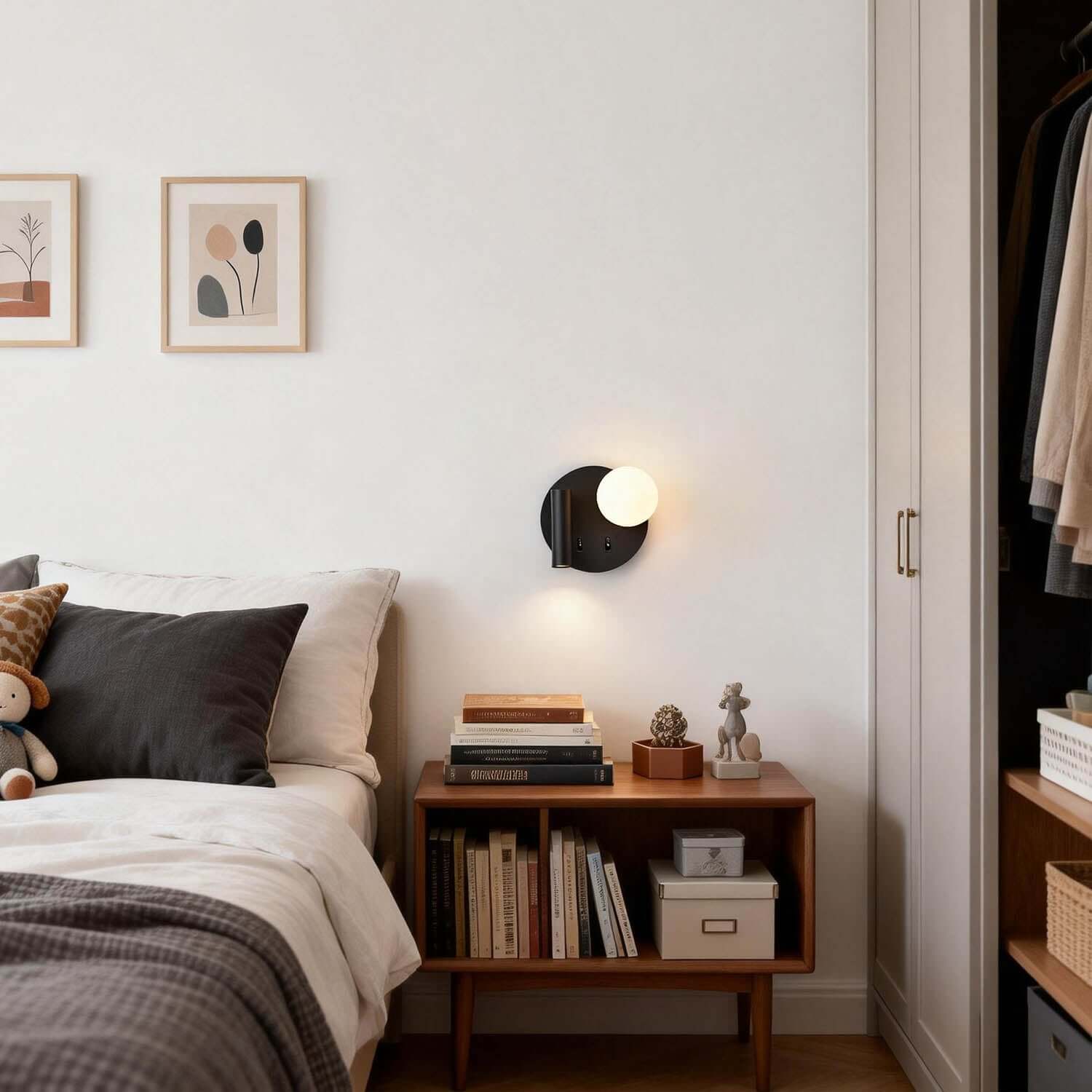 Zyvin Wall Light