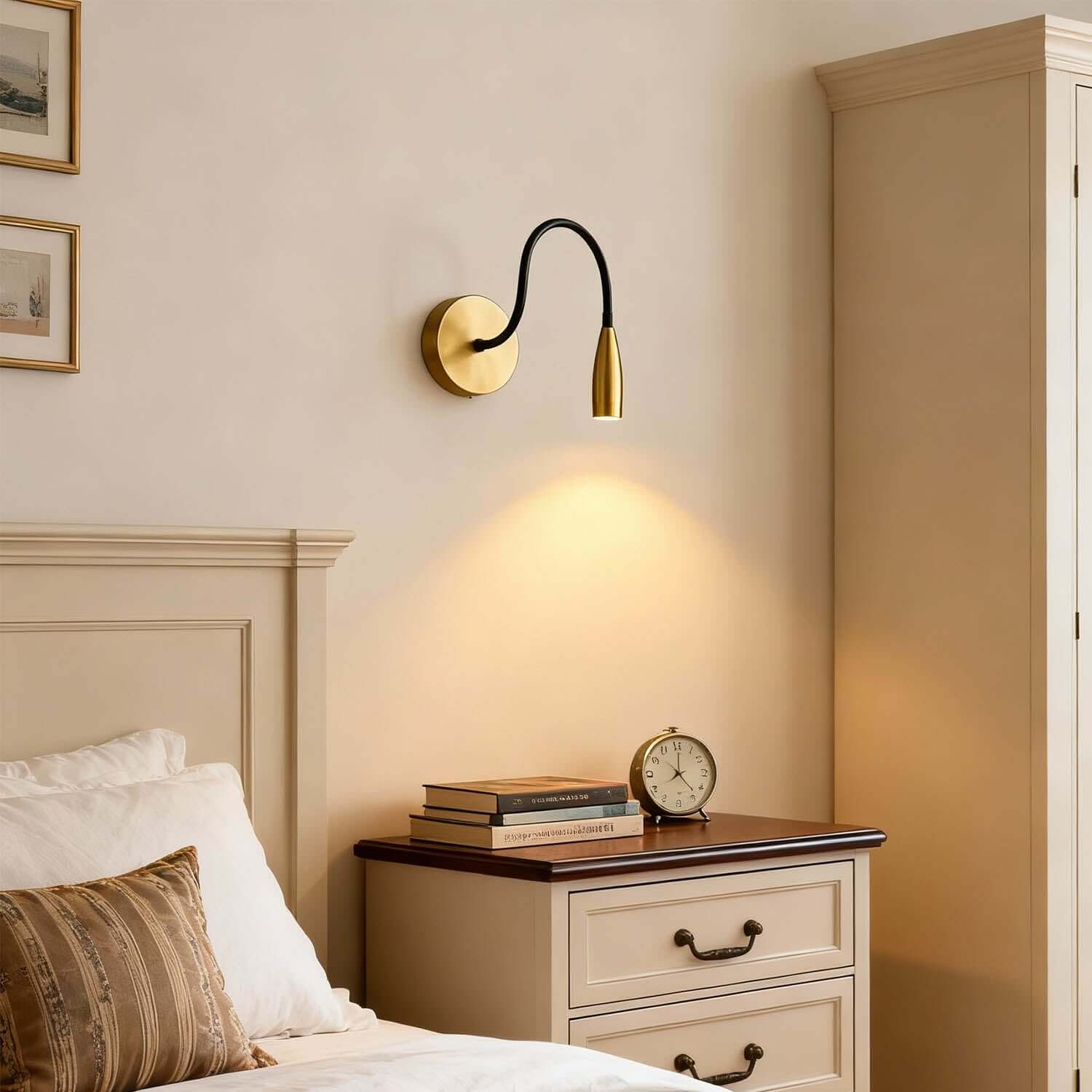 Zyvio Wall Light